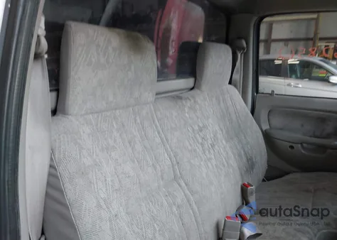 2001 Toyota Tacoma из США, поврежденный, VIN 5TEPM62N91Z841539